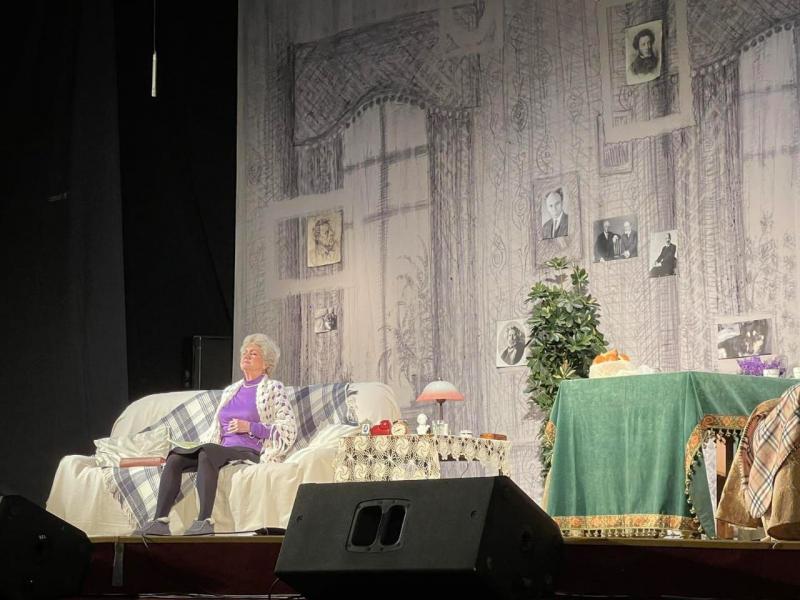 Елена Липец в роли Фаины Раневской. Фото предоставлено компанией «Премьера».