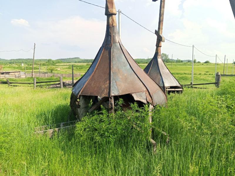 Старинные купола храма в селе Калинино. Фото Анастасии Раевской